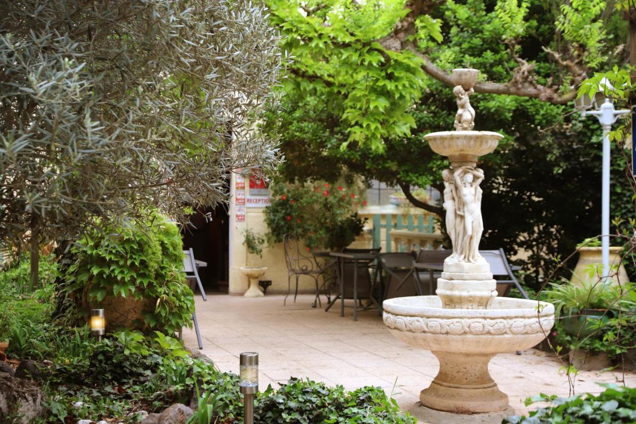 Les Jardins Du Patriarche Hotel 아그 외부 사진