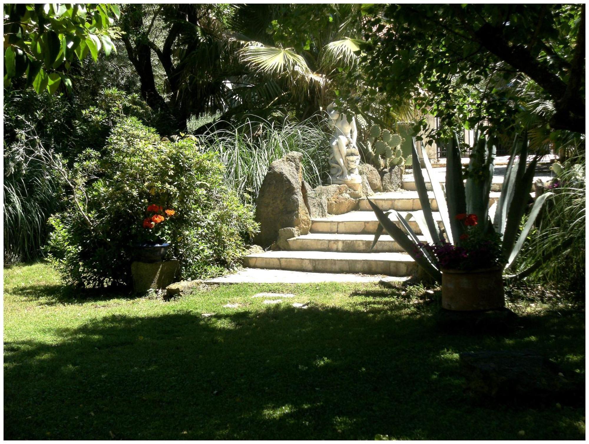 Les Jardins Du Patriarche Hotel 아그 외부 사진